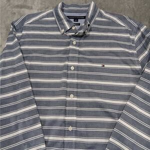 Tommy Hilfiger Men's Button Down Shirt Size Medium Classic‎ Fit Button Collar